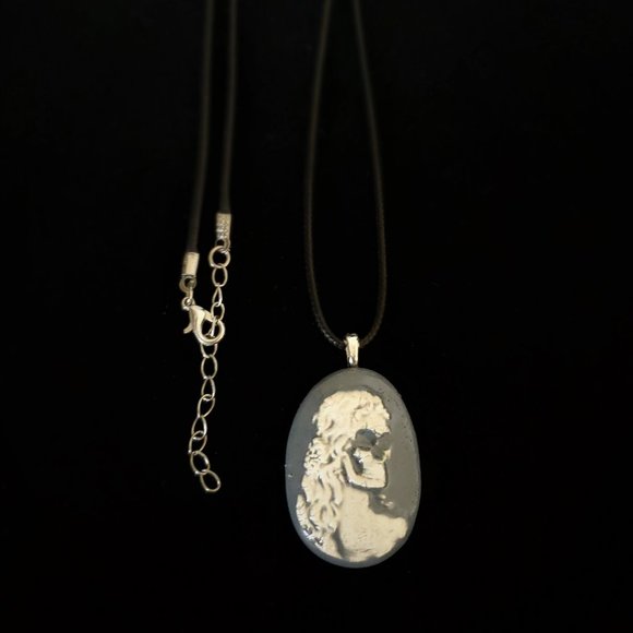 Handmade Ceramic Grey Skull Cameo Pendant Necklace - Picture 4 of 15